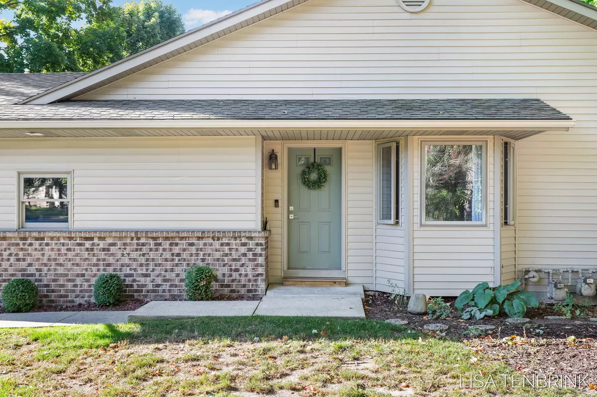 Grand Rapids, MI 49534,927 Ironwood NW Circle