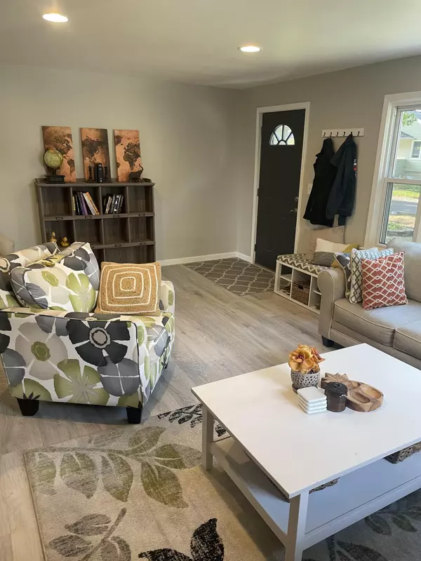 Troy, MI 48083,1044 Larchwood Avenue