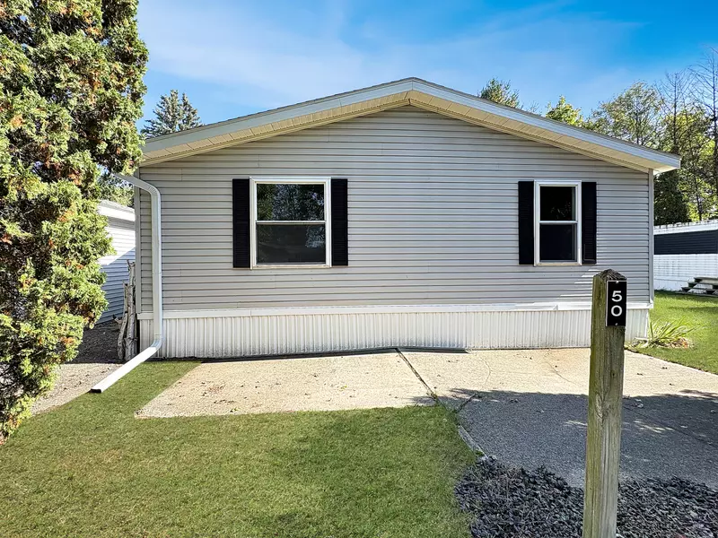2072 Eleanor SE Street, Lowell, MI 49331