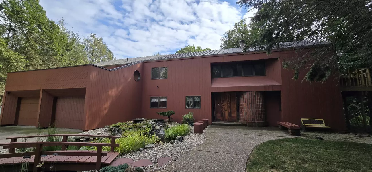 3920 Braeburn Drive, Norton Shores, MI 49441