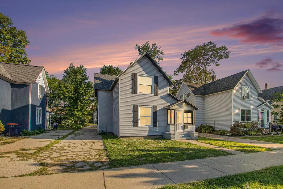 Holland, MI 49423,215 W 14th Street