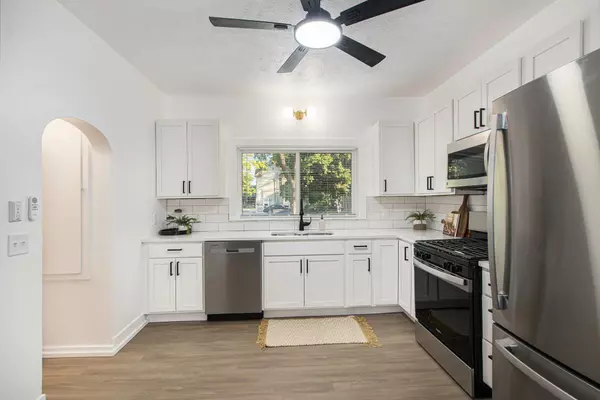 Holland, MI 49423,215 W 14th Street