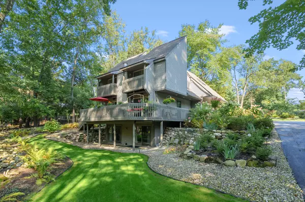 Kalamazoo, MI 49008,3804 Blackberry Lane