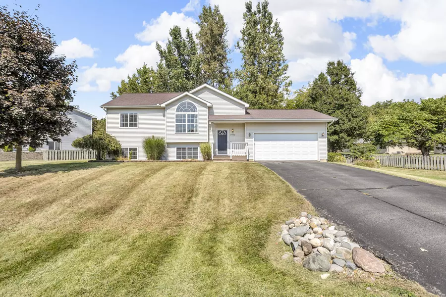 8002 Stonehaven Drive, Parma, MI 49269