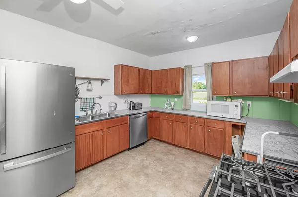 Jones, MI 49061,64554 M 40