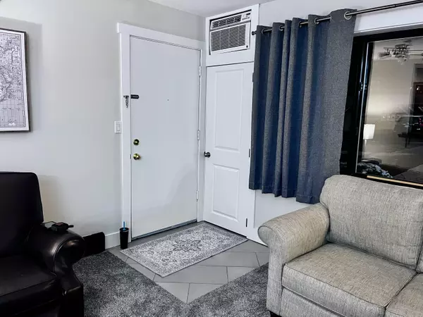 Grand Rapids, MI 49503,23 College SE Avenue #11