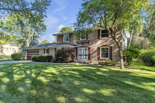 Ann Arbor, MI 48105,3523 Larchmont Drive