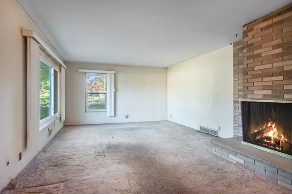 Grand Rapids, MI 49504,736 Shawmut NW Boulevard