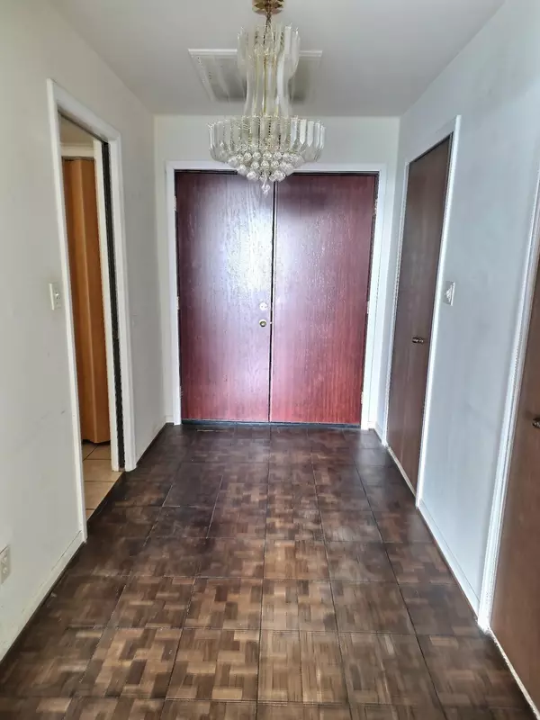 Southfield, MI 48075,15801 Providence Drive #8F