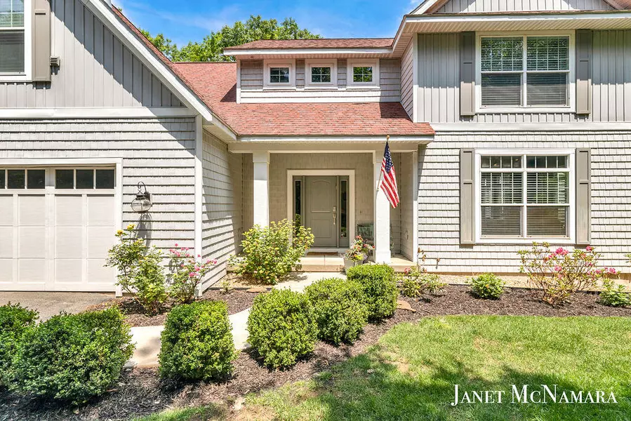 2009 W Lakewood Boulevard, Holland, MI 49424