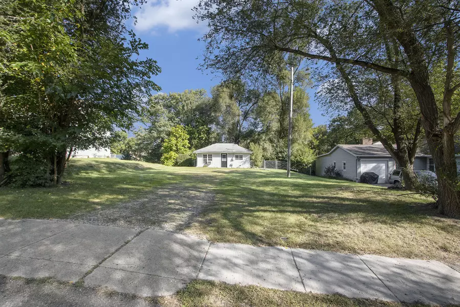 418 Hutchinson Street, Kalamazoo, MI 49001