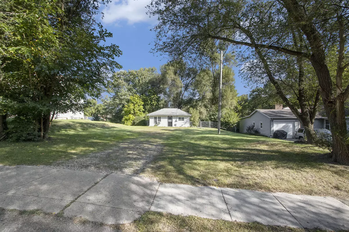 Kalamazoo, MI 49001,418 Hutchinson Street