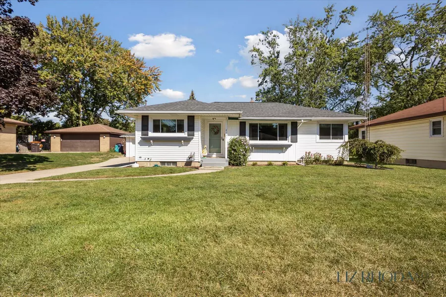 4131 Pineview SW Street, Grandville, MI 49418