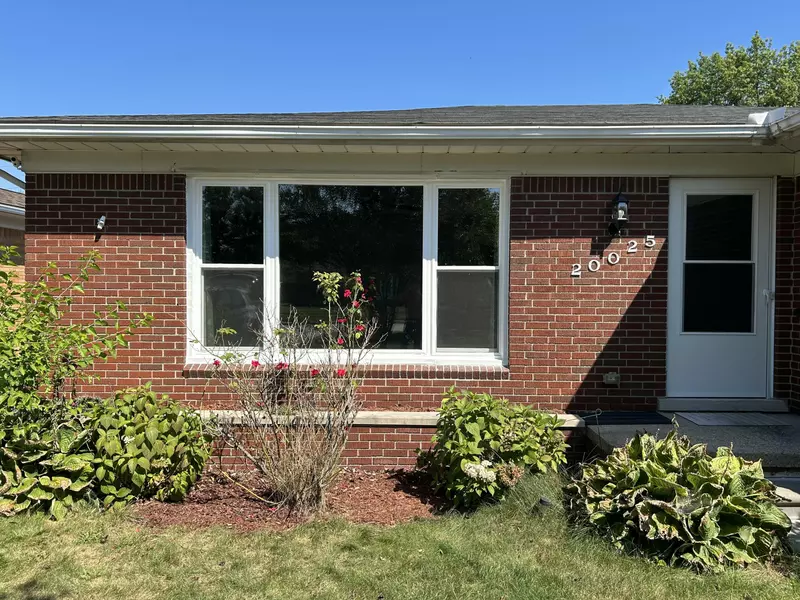 20025 Chalon Street, Saint Clair Shores, MI 48080