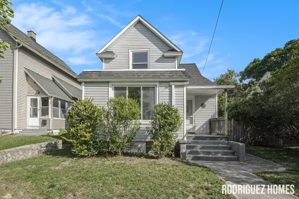 Grand Rapids, MI 49503,423 Shirley NE Street