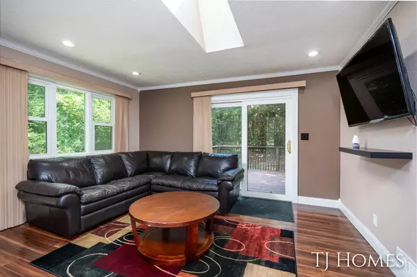 Ada, MI 49301,6654 5 Mile NE Road