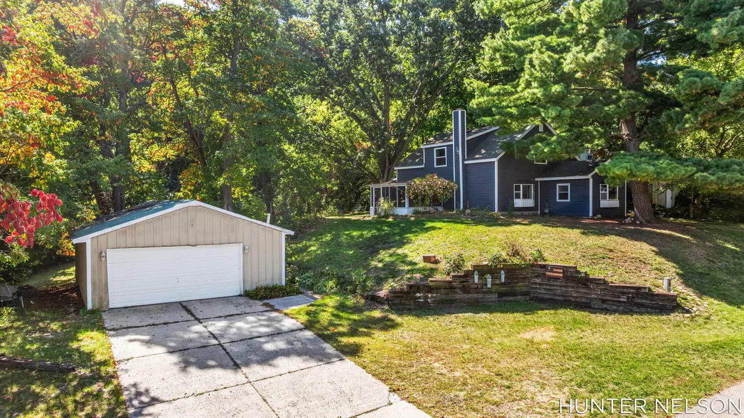 510 Clark NW Street, Comstock Park, MI 49321