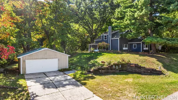 510 Clark NW Street, Comstock Park, MI 49321