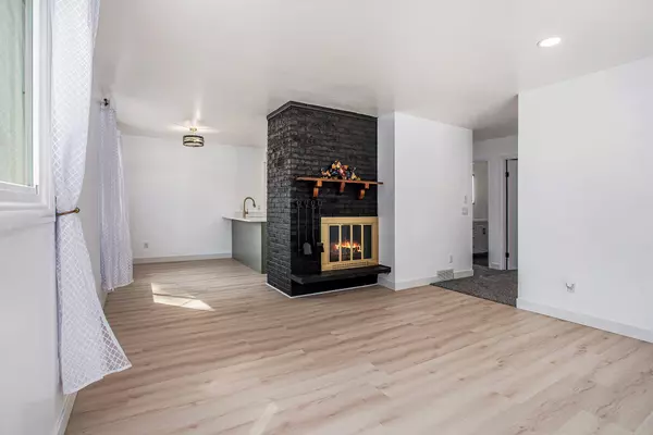 Portage, MI 49002,7610 LAKE WOOD DRIVE Drive