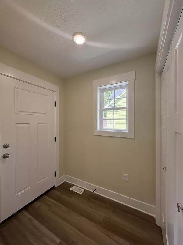Grand Rapids, MI 49507,1828 Stafford SW Avenue