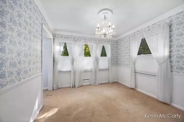 East Grand Rapids, MI 49506,1043 Floral SE Avenue