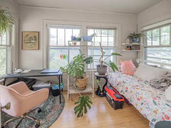 Kalamazoo, MI 49007,909 Walwood Place