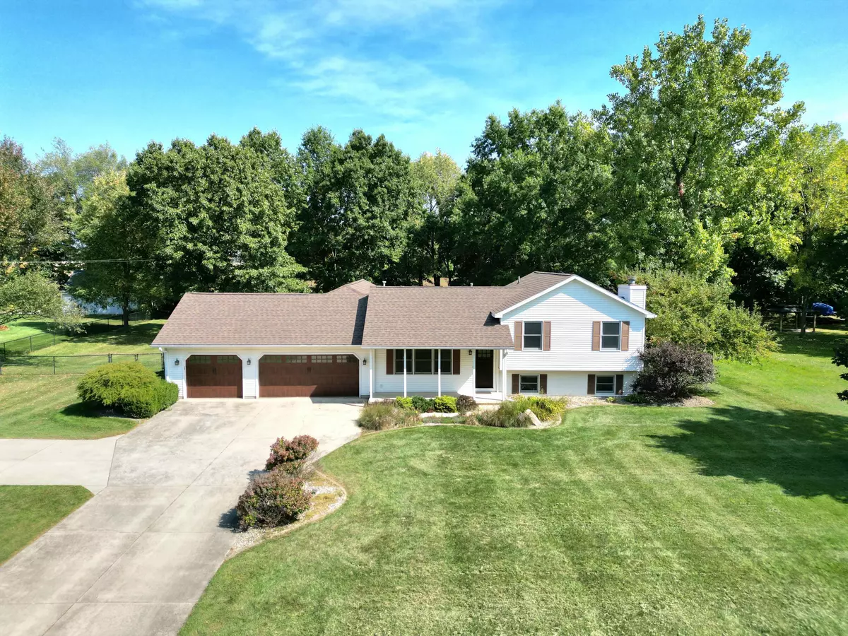 Three Rivers, MI 49093,55042 West End Road