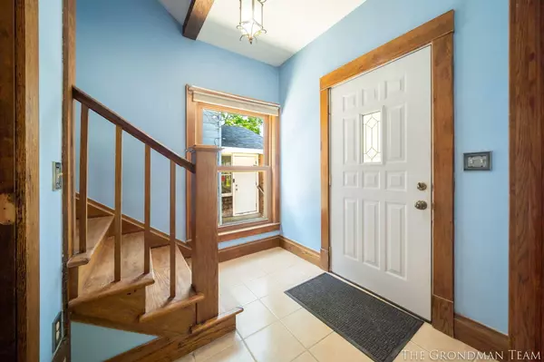 Grand Rapids, MI 49505,532 Carrier NE Street