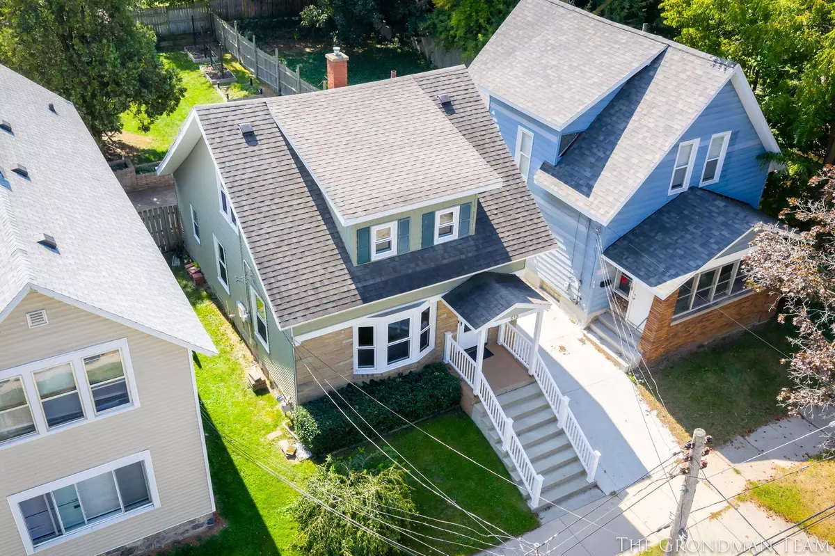 Grand Rapids, MI 49505,532 Carrier NE Street