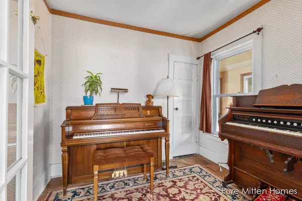 Grand Rapids, MI 49504,1209 California NW Street