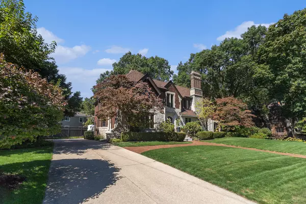 East Grand Rapids, MI 49506,955 Cambridge SE Drive