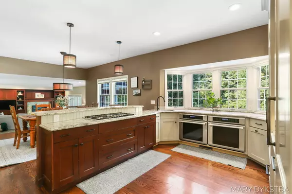 Holland, MI 49424,48 Bay Circle Drive