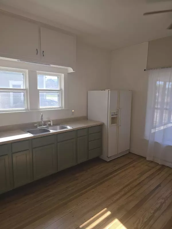 Dowagiac, MI 49047,322 Oak Street
