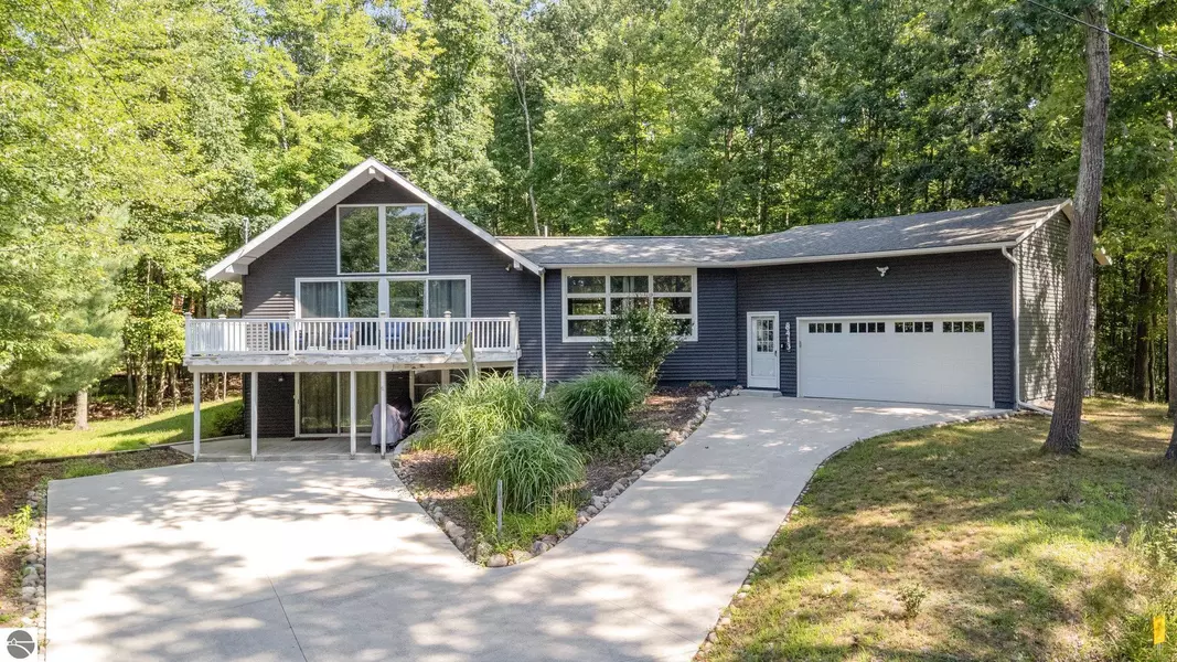 8413 Manitoba, Stanwood, MI 49346