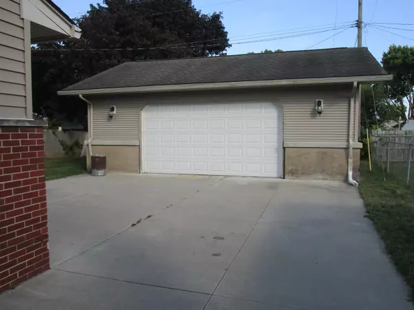 Mount Clemens, MI 48043,55 Meadle Street
