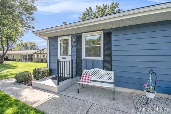 Grand Rapids, MI 49508,919 Andover SE Court #38