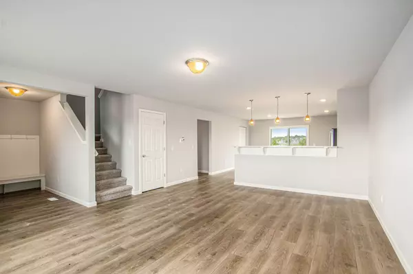 Holland, MI 49424,13702 Oasis Avenue