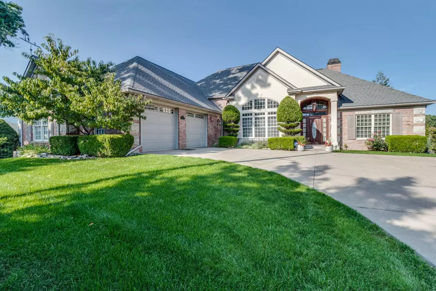 1200 Lakeside Drive, Battle Creek, MI 49015