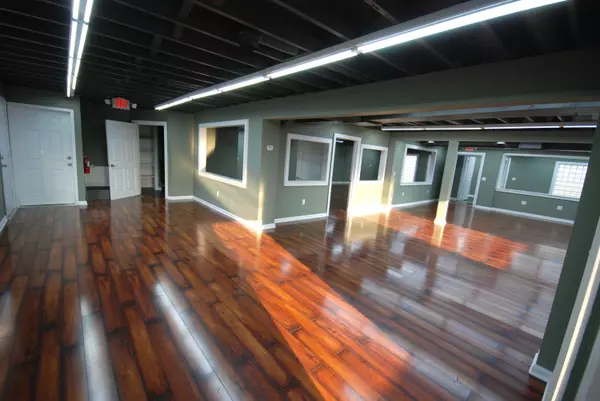 Detroit, MI 48219,20955 7 Mile W