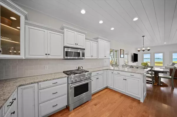 Onekama, MI 49675,7616 1st Street