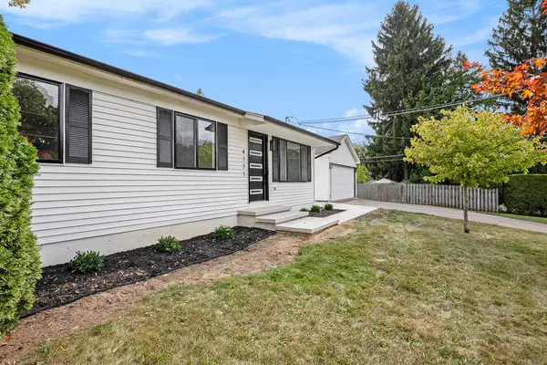 Waterford, MI 48328,4171 Mapleleaf Road