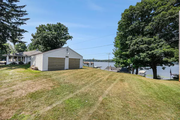 Paw Paw, MI 49079,43834 Eagle Lake Drive