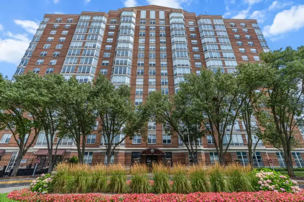 Detroit, MI 48207,250 E Harbortown Drive #103