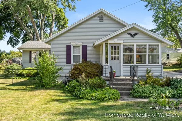 1500 Hillcrest NW Avenue, Grand Rapids, MI 49504