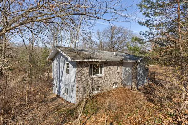 Ada, MI 49301,8945 Vergennes SE Street