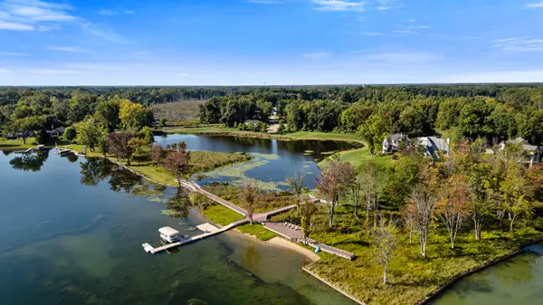 12284 Crowne Pointe Drive ##11, Vicksburg, MI 49097