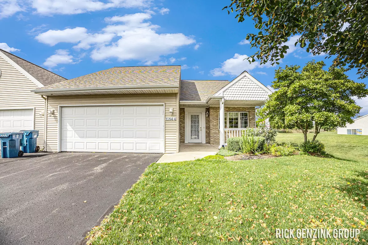 Holland, MI 49423,1084 Fountain View Circle #4
