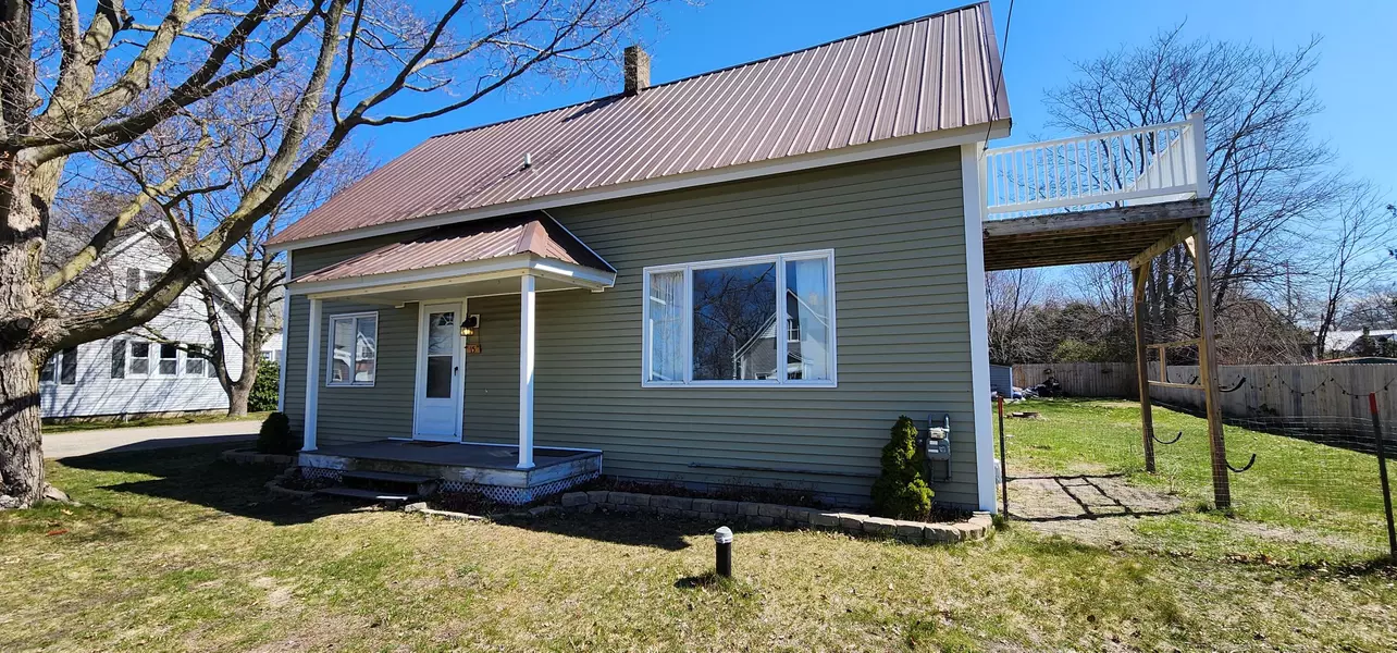 15 Bridge Street, Manistee, MI 49660