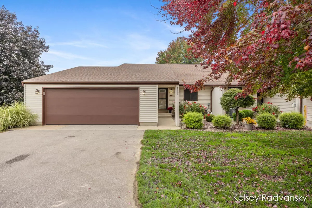 Hudsonville, MI 49426,4853 Meadowview Court #25