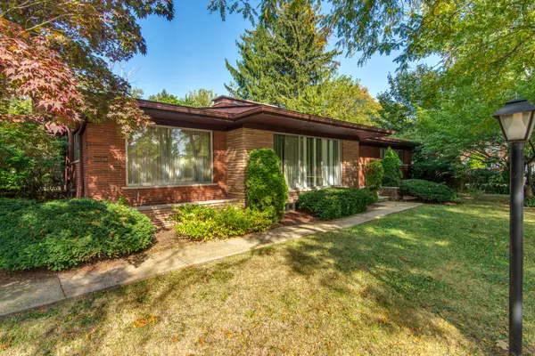 Harper Woods, MI 48225,18941 Huntington Avenue